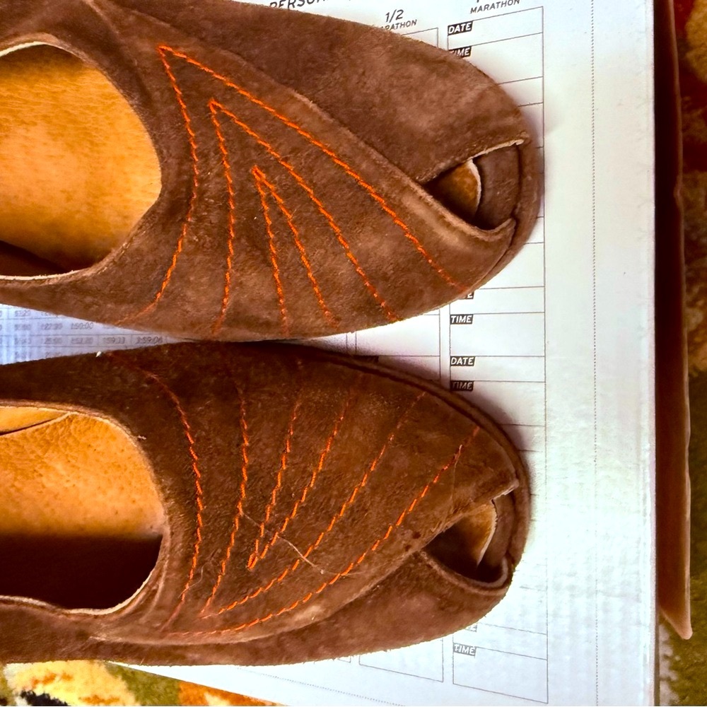 Vintage 1970 Brown Suede Peep-Toe Women's Shoes - Picture 9 of 9